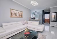  of property in Bloubergrant