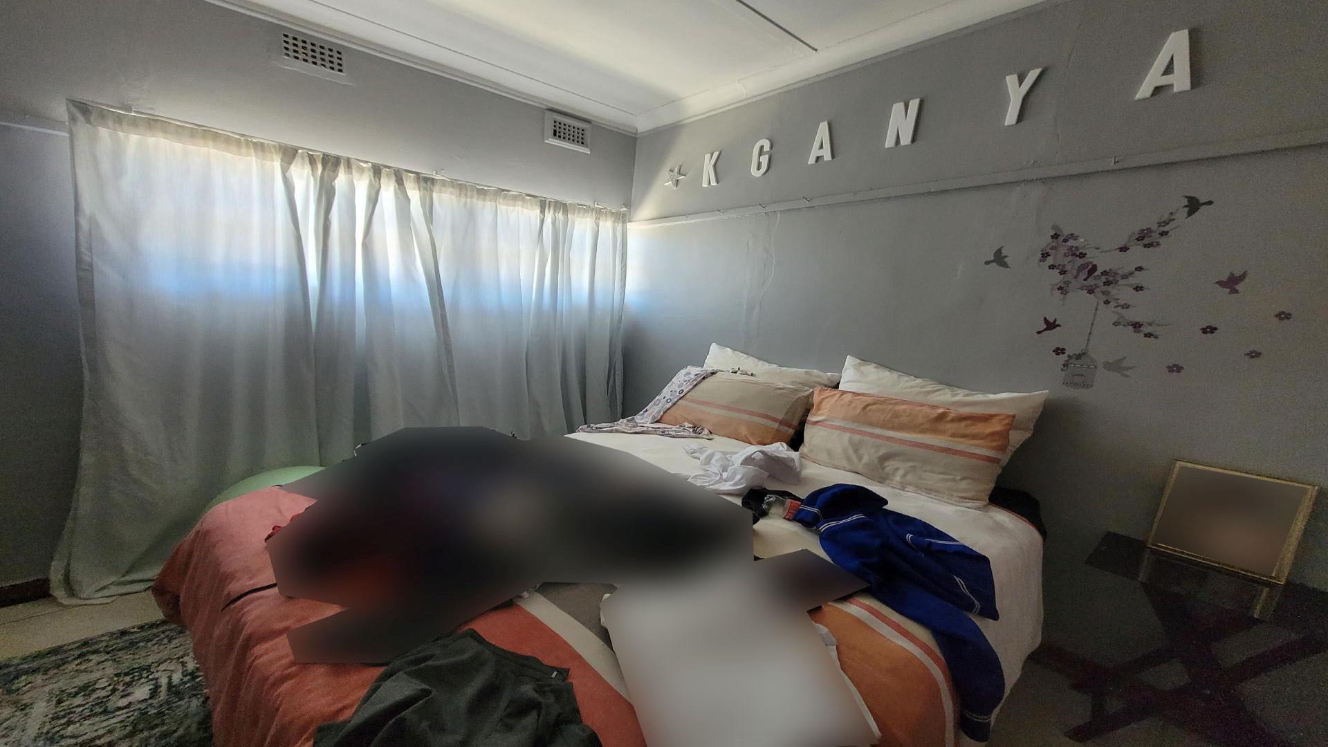 Bed Room 1 of property in Welkom