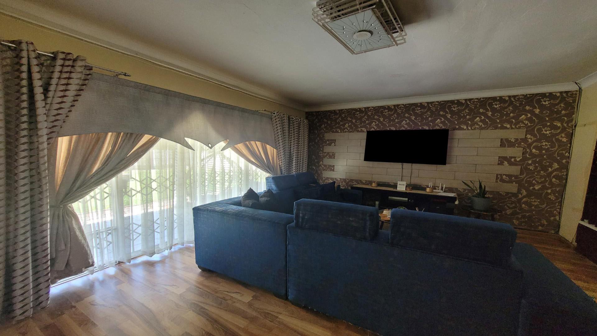 Lounges of property in Welkom