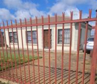 Front View of property in Heidedal