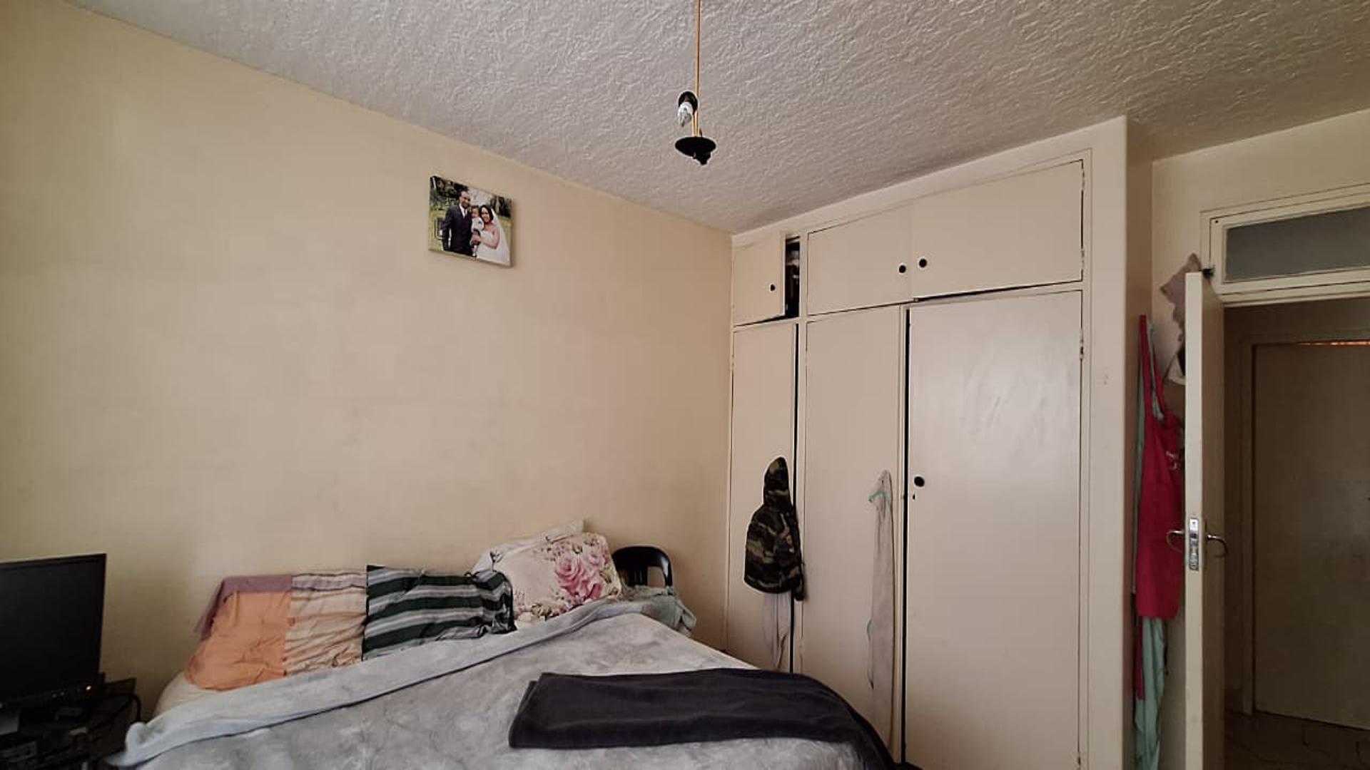 Bed Room 1 - 19 square meters of property in Kempton Park