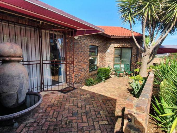 3 Bedroom Simplex for Sale For Sale in Liefde en Vrede - MR572629