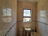 Bathroom 1 of property in Motherwell