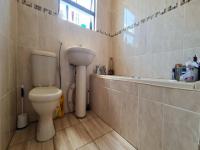 Bathroom 1 of property in Motherwell