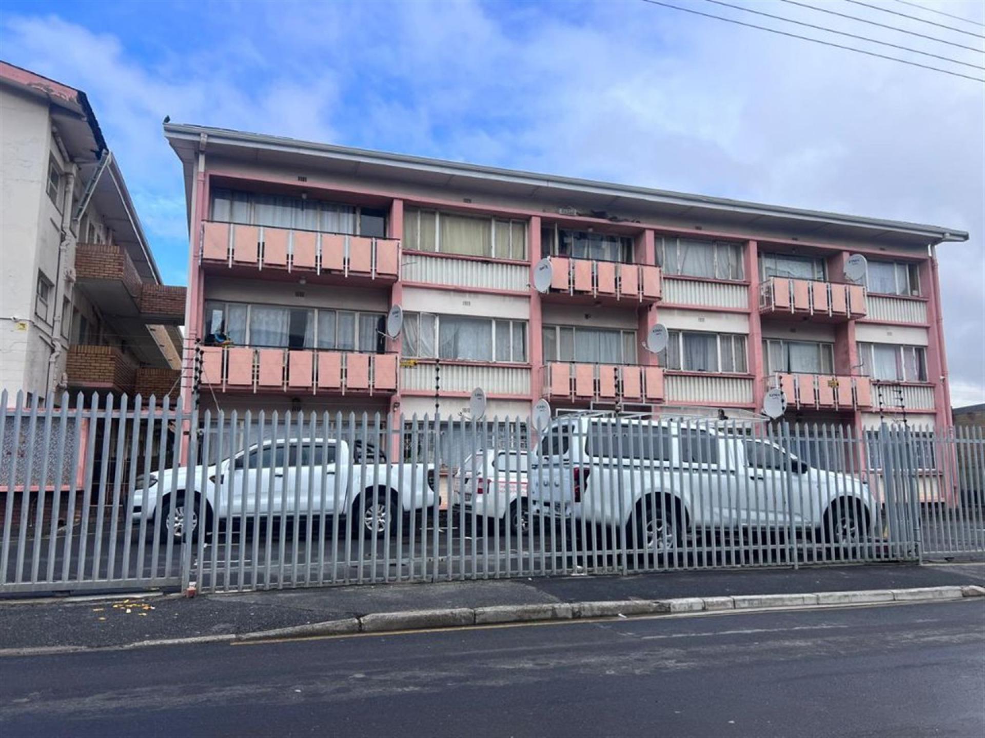 Front View of property in Parow Central