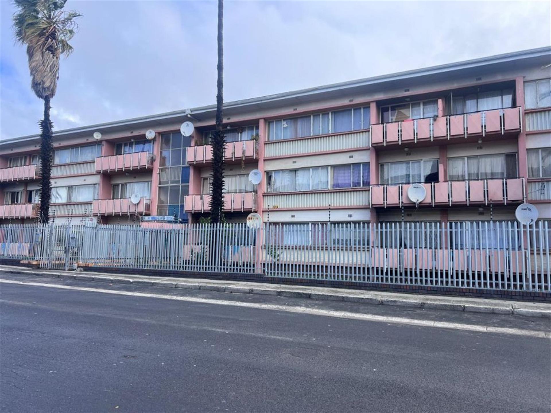 Front View of property in Parow Central