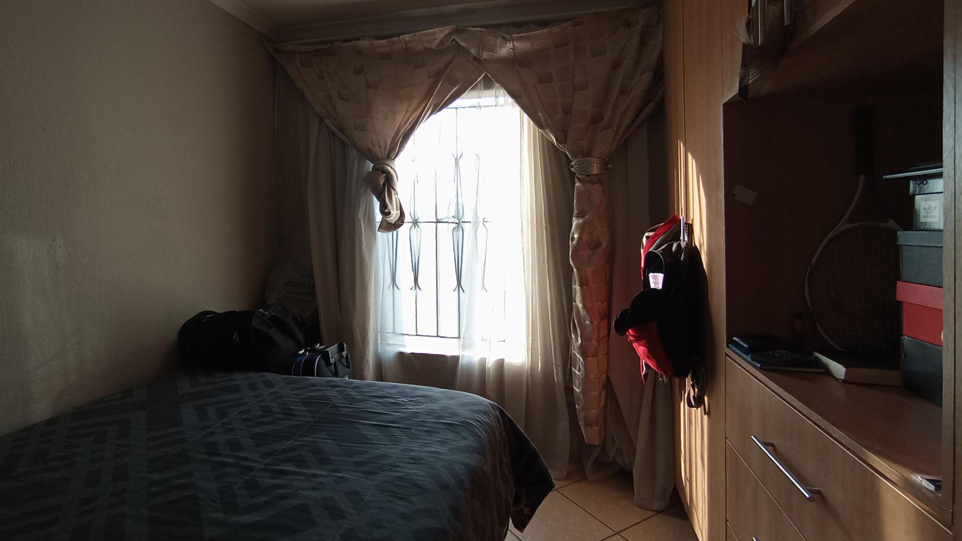 Bed Room 2 - 9 square meters of property in Clayville