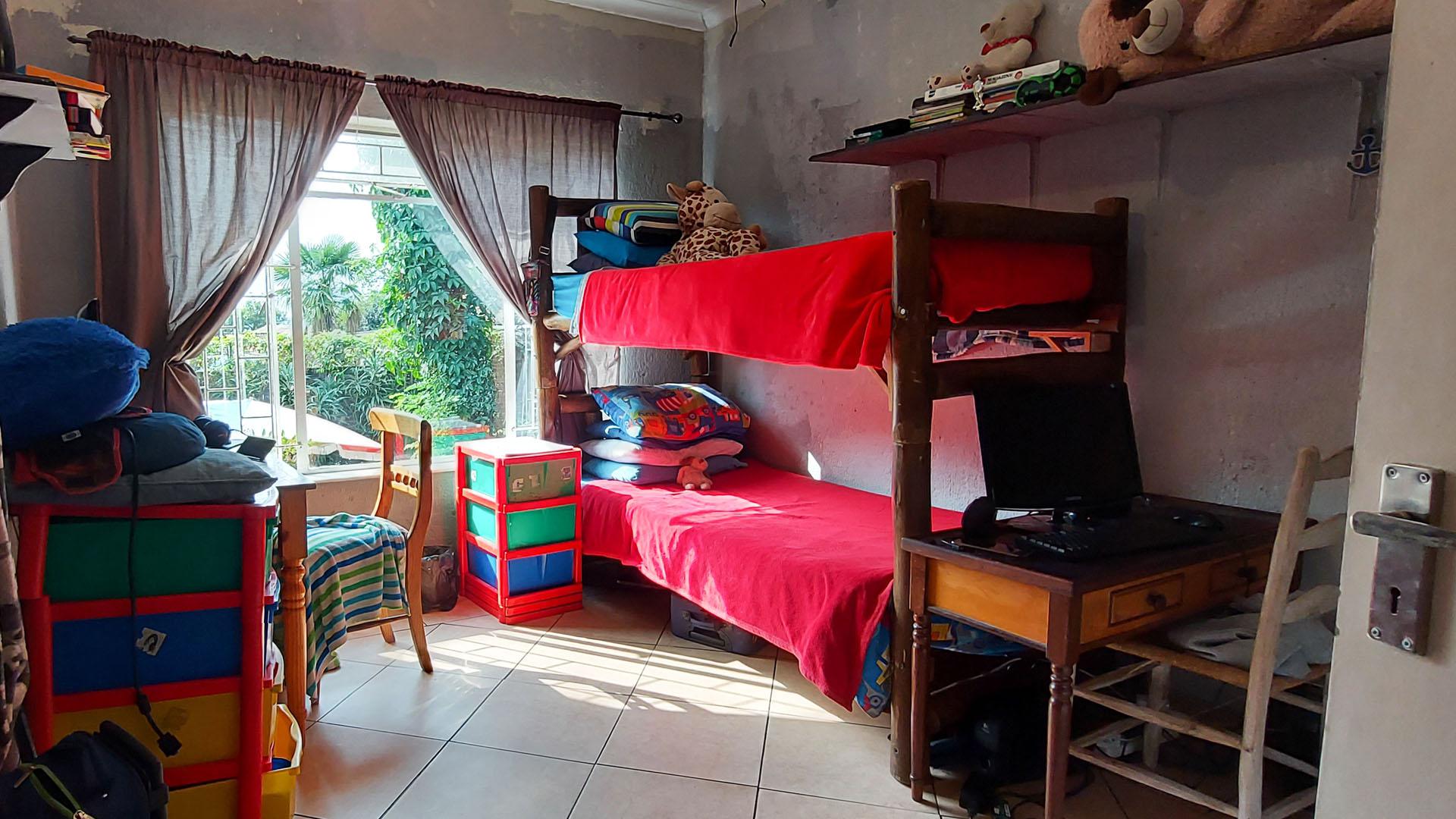 Bed Room 2 of property in Sonheuwel