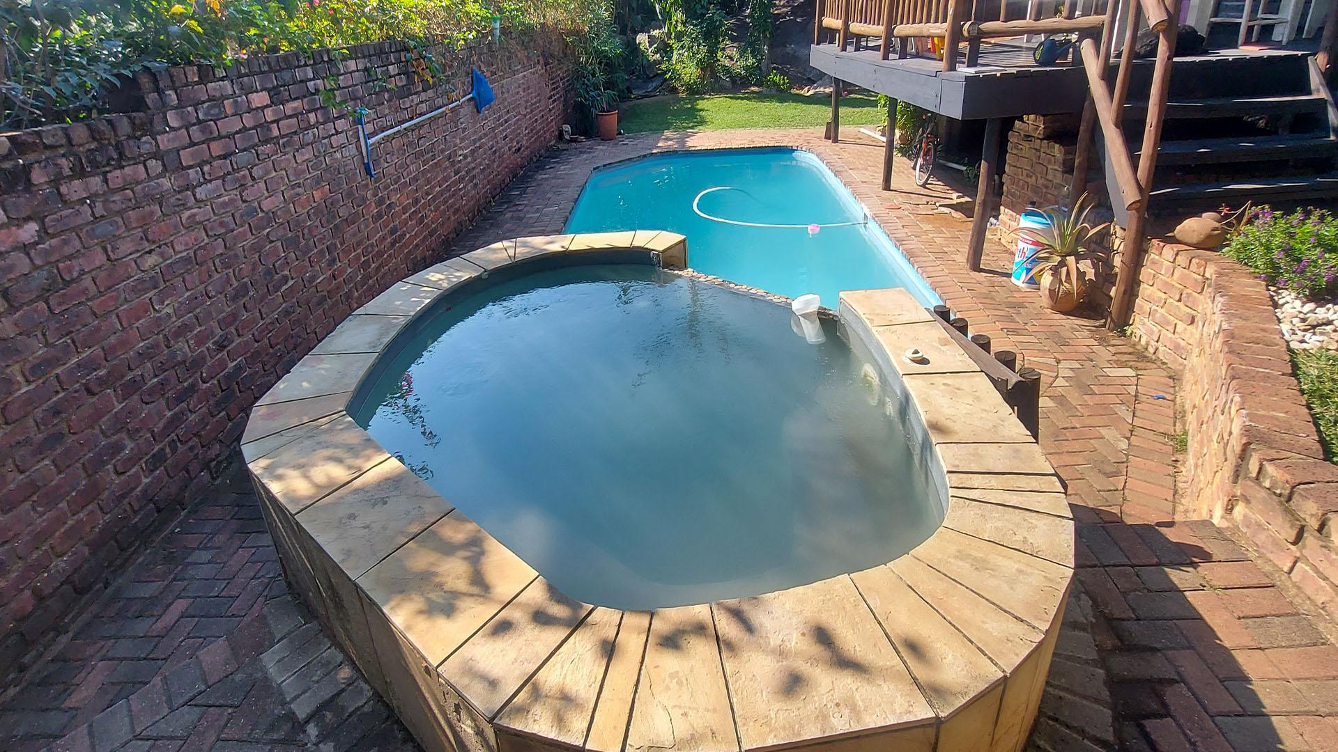 Swimming Pool of property in Sonheuwel