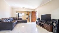 Lounges - 21 square meters of property in Fourways