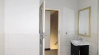 Bathroom 1 - 8 square meters of property in Rooihuiskraal North