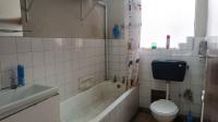 Bathroom 1 - 5 square meters of property in Klipdam