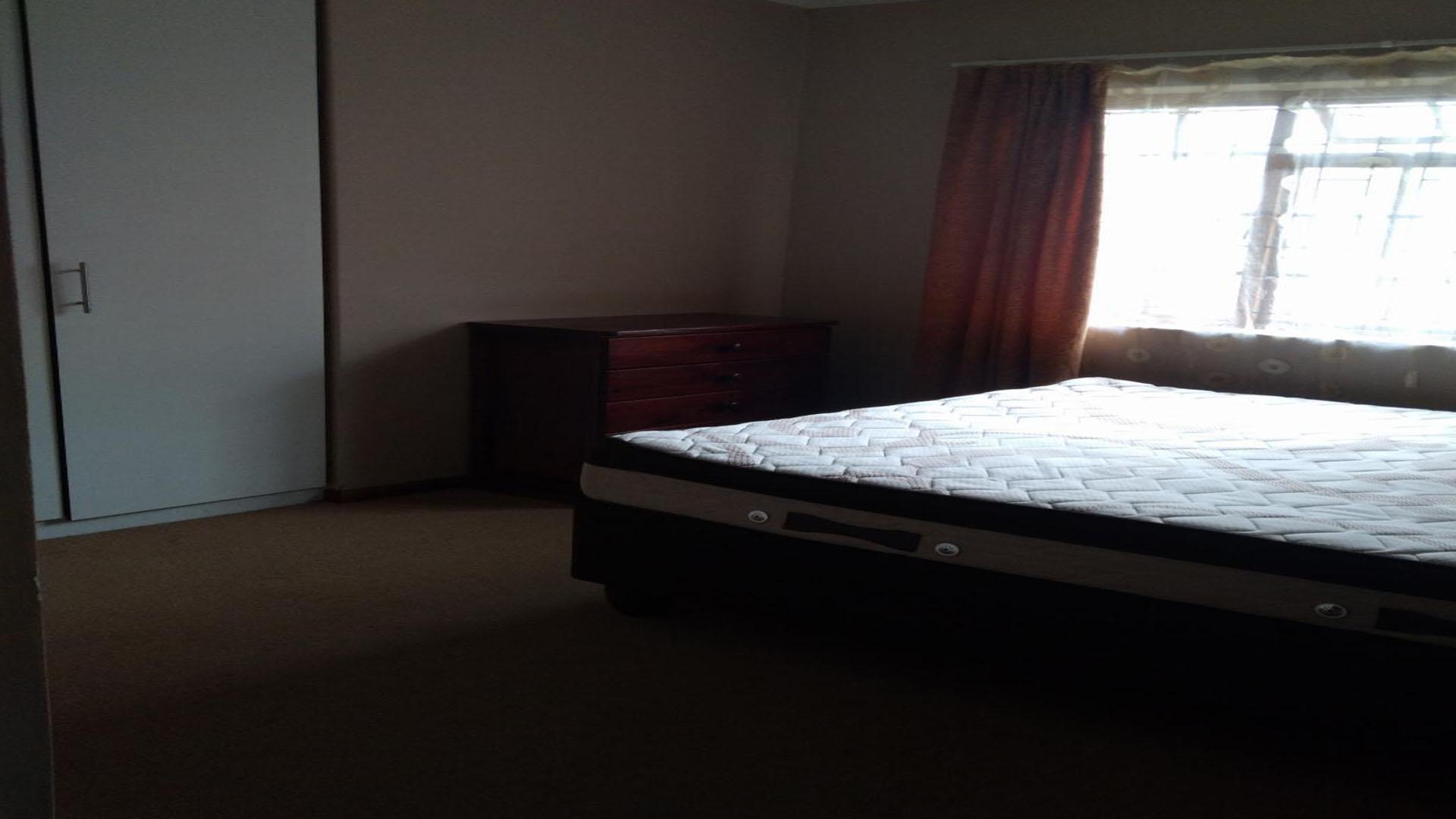 Bed Room 1 of property in Pacaltsdorp