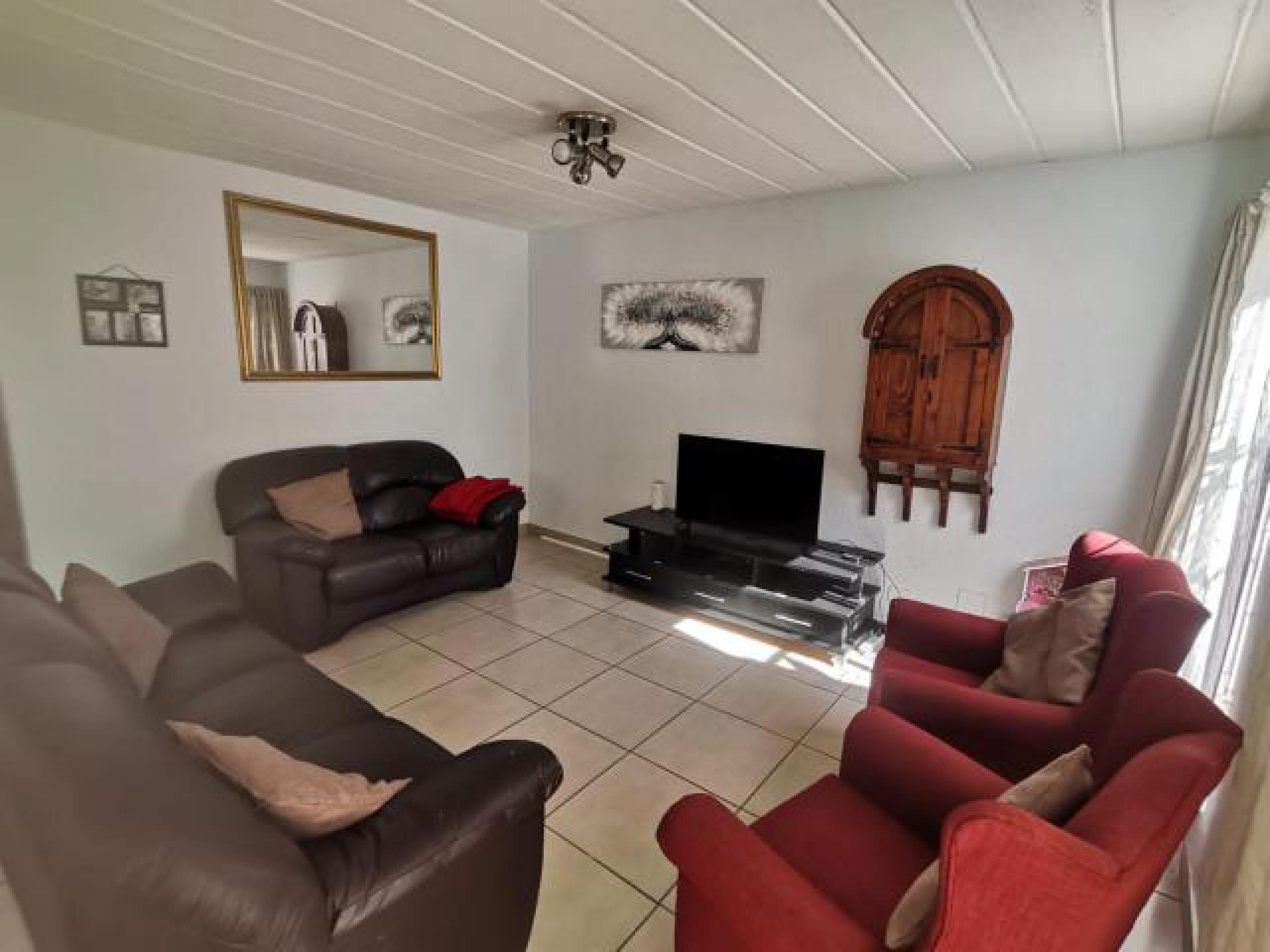 Lounges of property in Glen Marais