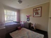 Bed Room 2 of property in Glen Marais