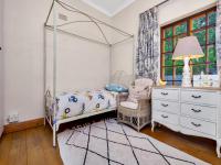 Bed Room 1 - 16 square meters of property in Parktown North
