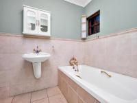 Bathroom 1 - 5 square meters of property in Parktown North