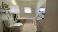 Bathroom 1 - 2 square meters of property in Musgrave