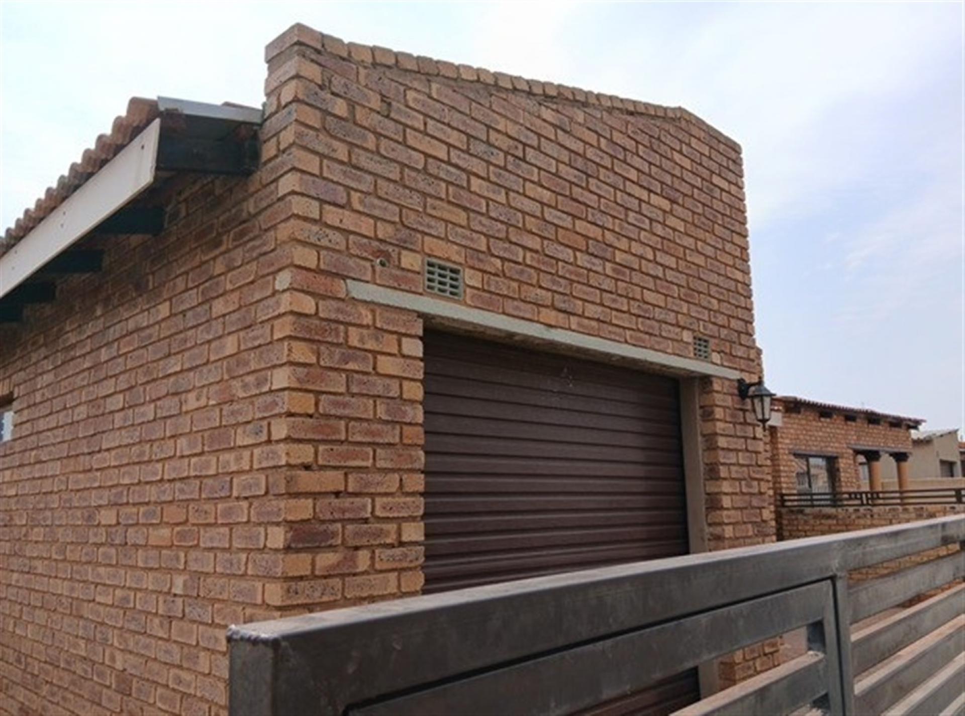 Front View of property in Kwa-Thema