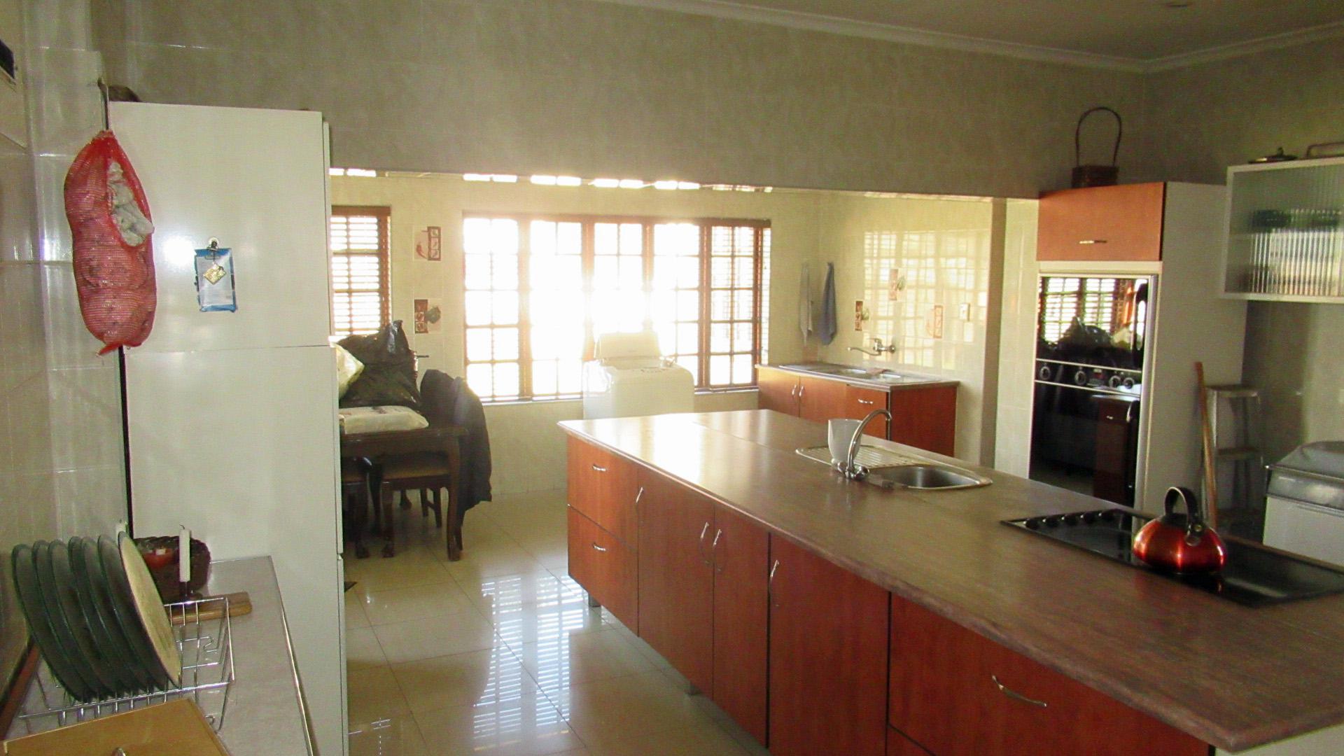 Kitchen - 27 square meters of property in Florida