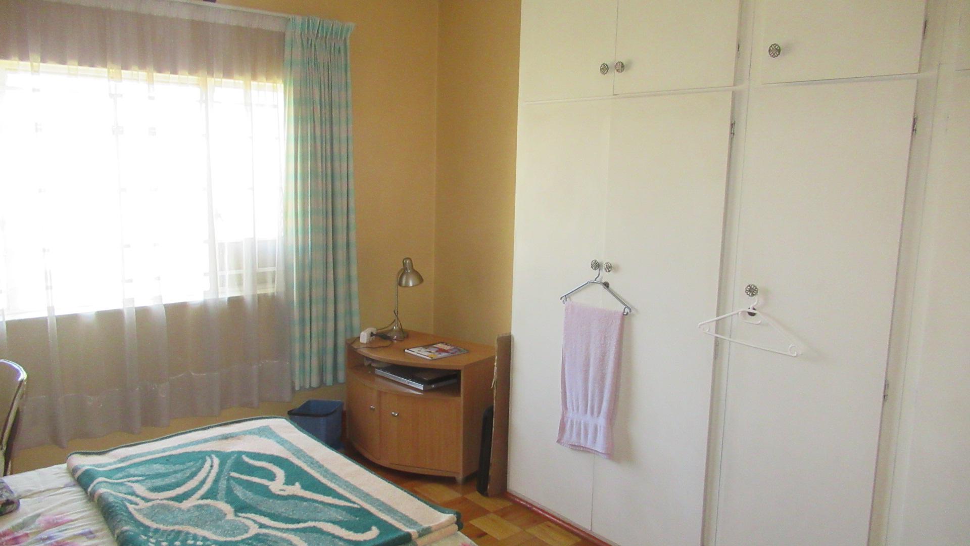 Bed Room 1 - 19 square meters of property in Florida