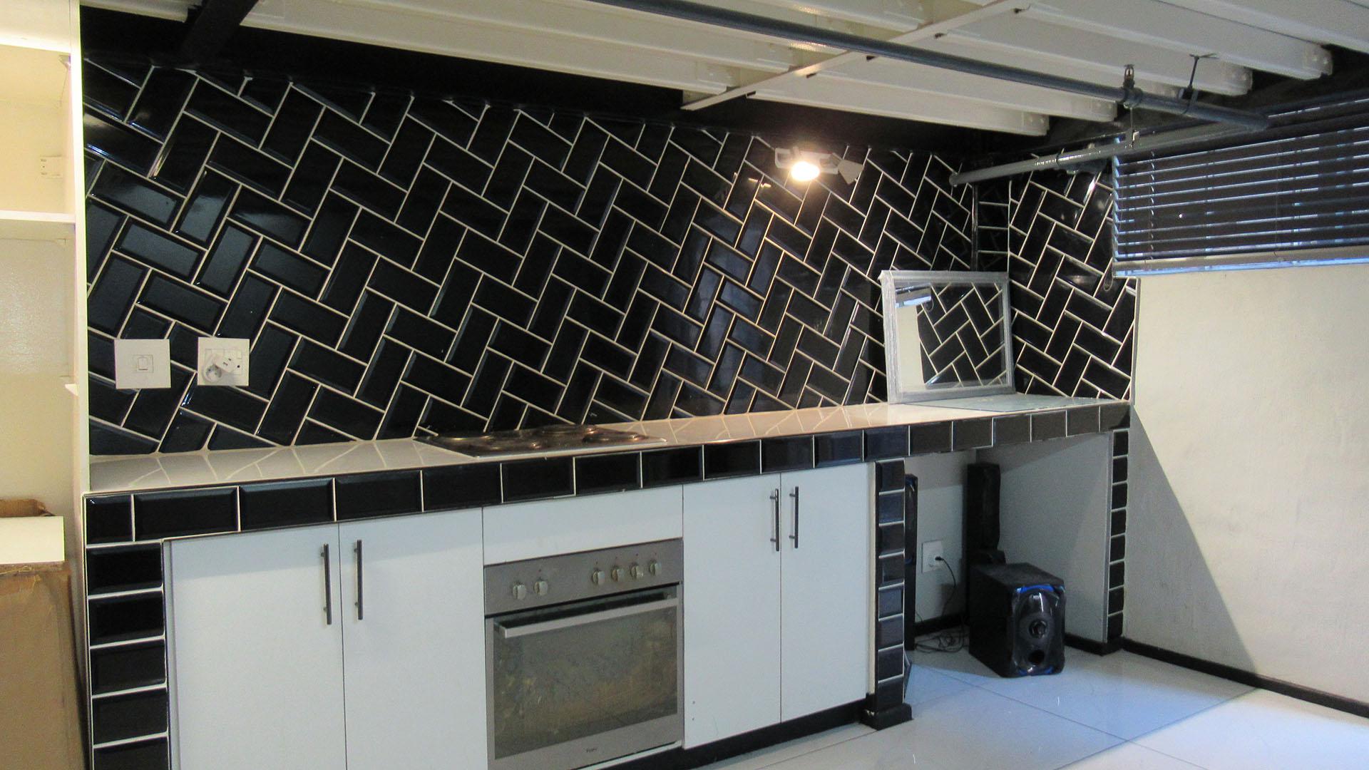 Kitchen - 9 square meters of property in City and Suburban