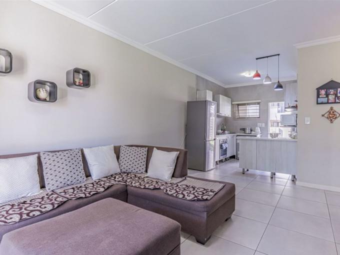 2 Bedroom Apartment for Sale For Sale in Broadacres - MR573394