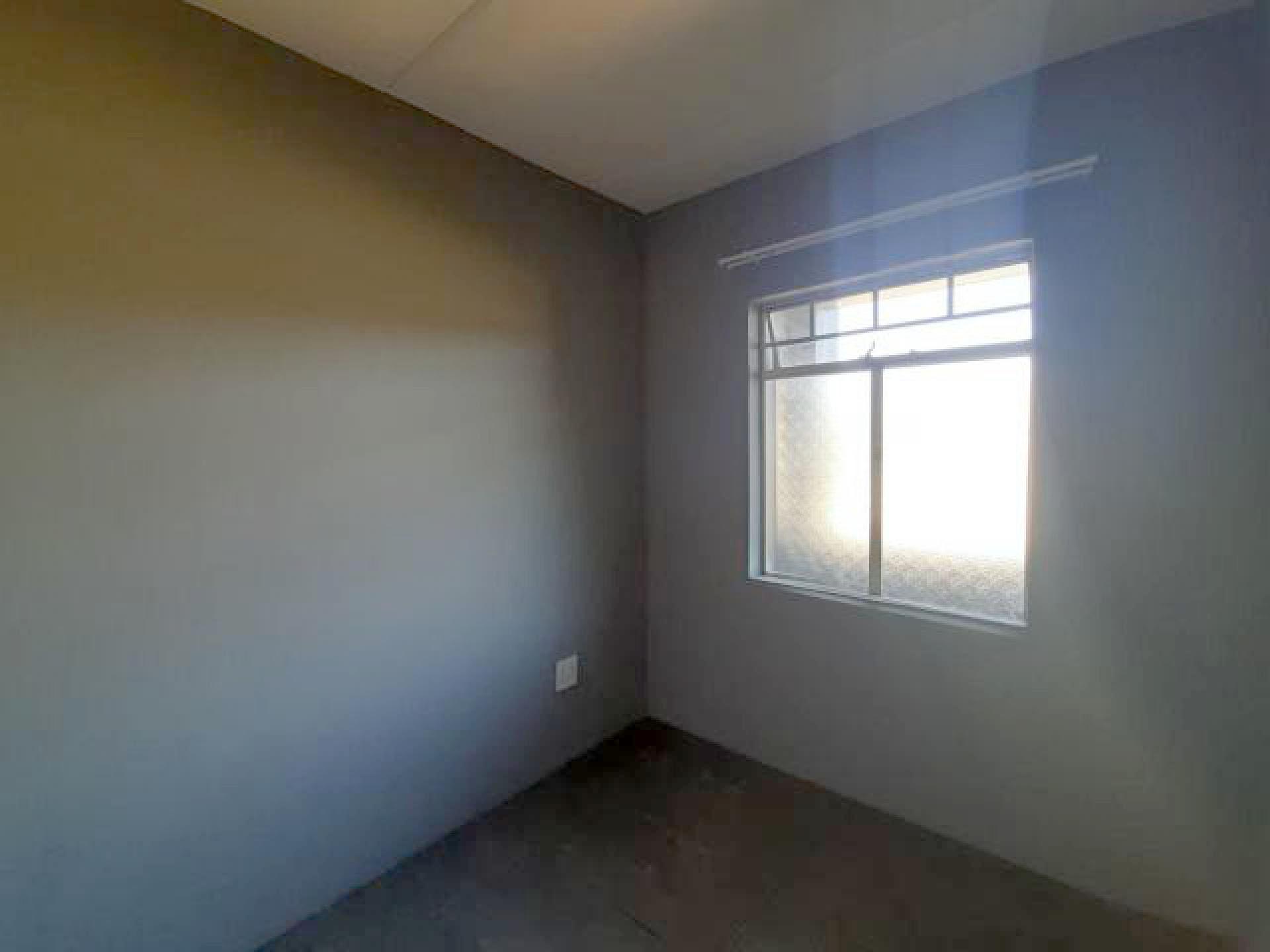 Bed Room 1 - 9 square meters of property in Fleurhof