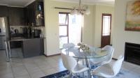 Dining Room - 32 square meters of property in Helderwyk Estate