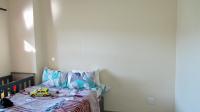 Bed Room 1 - 18 square meters of property in Helderwyk Estate