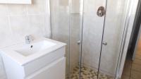 Bathroom 1 - 16 square meters of property in Epworth