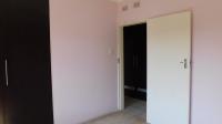 Bed Room 1 - 11 square meters of property in Dawncliffe