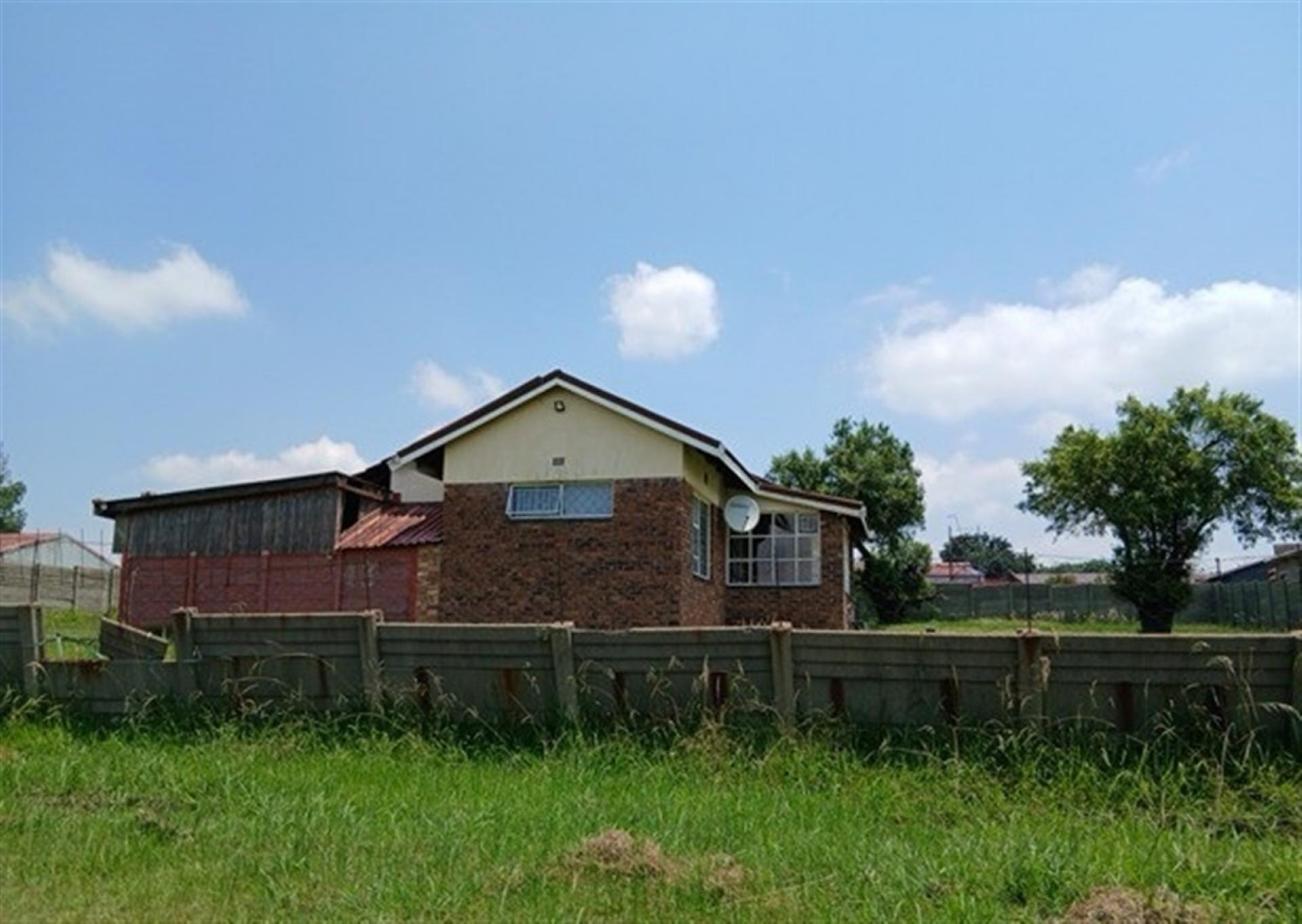 Front View of property in Hendrina