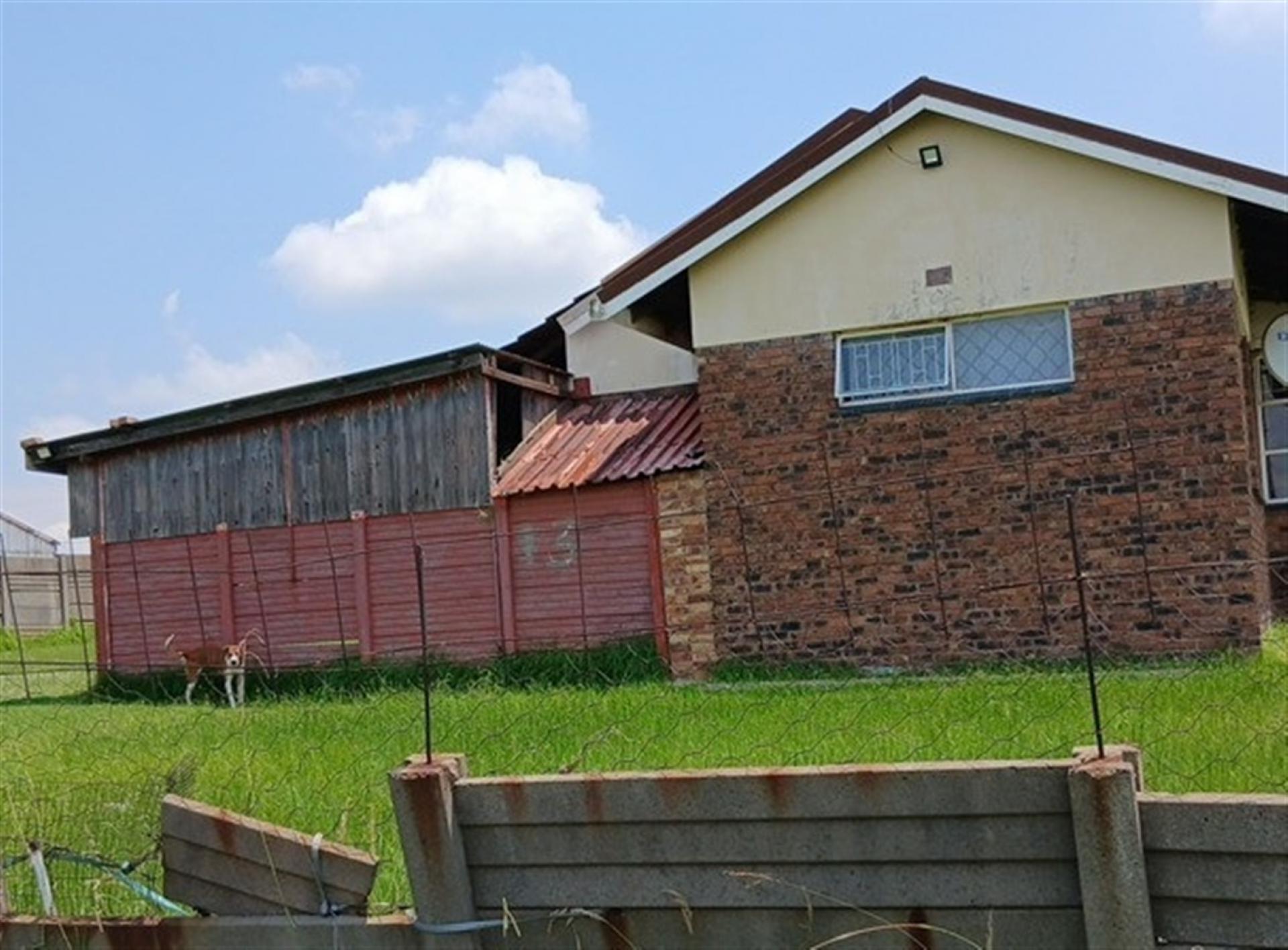 Front View of property in Hendrina