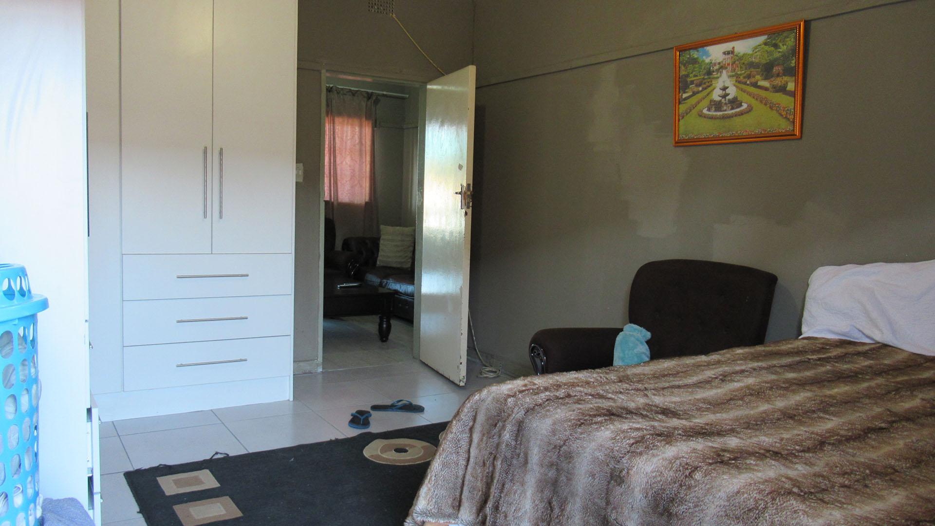 Main Bedroom - 17 square meters of property in Primrose
