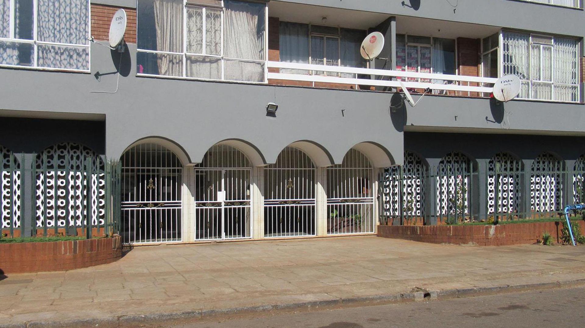 Front View of property in Yeoville