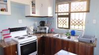 Kitchen - 11 square meters of property in Lovu