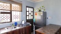 Kitchen - 11 square meters of property in Lovu