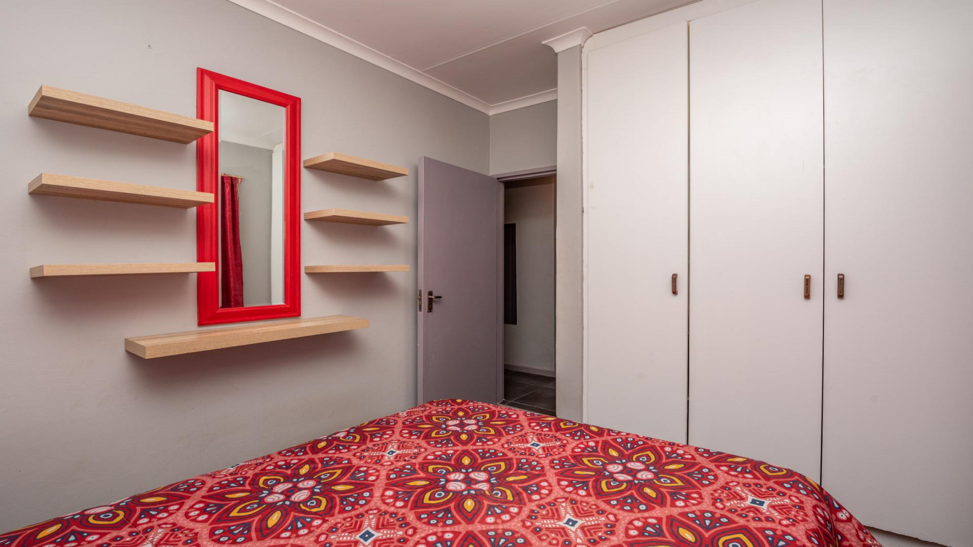 Bed Room 1 of property in Port Elizabeth Central