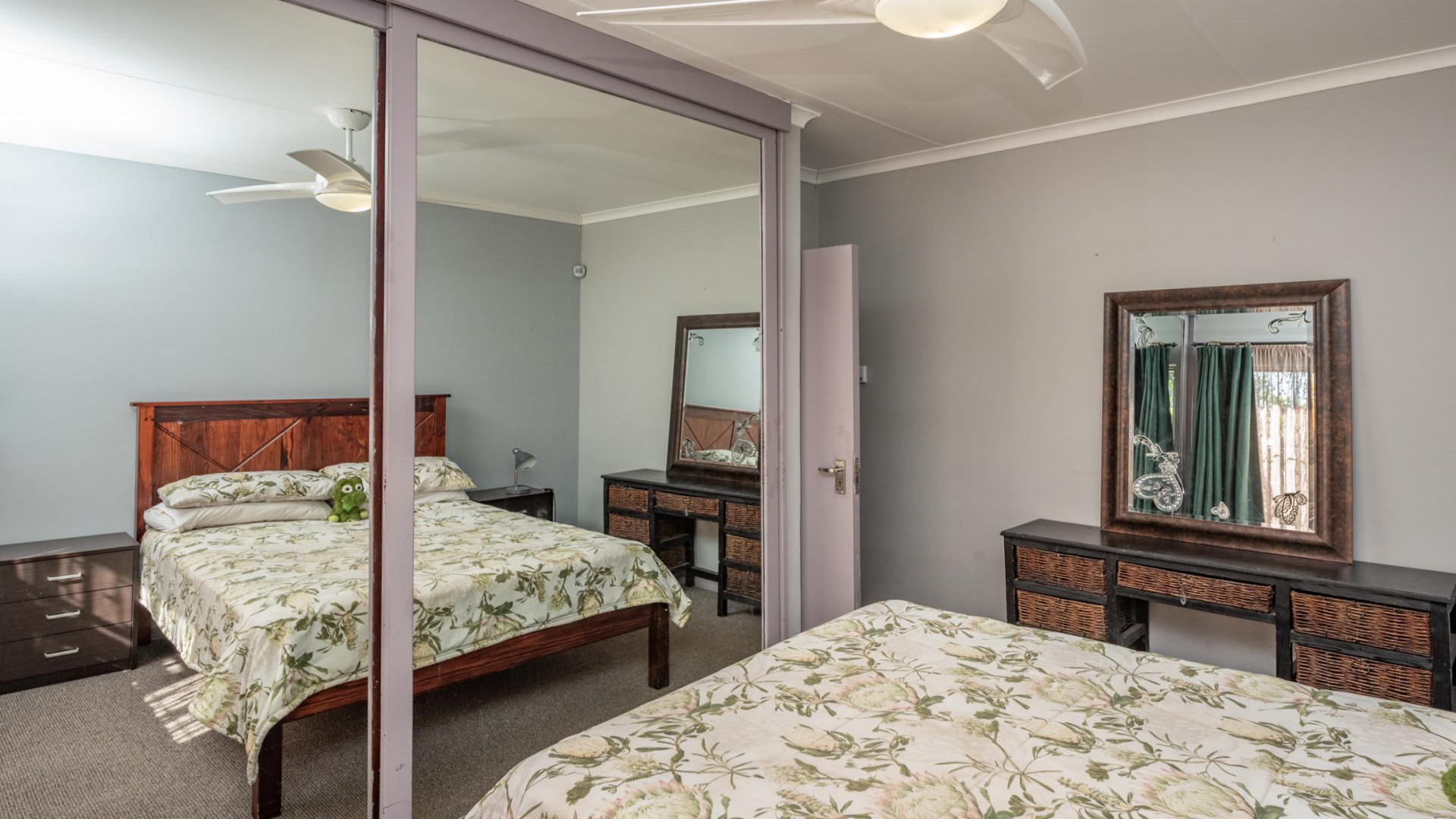 Bed Room 2 of property in Port Elizabeth Central