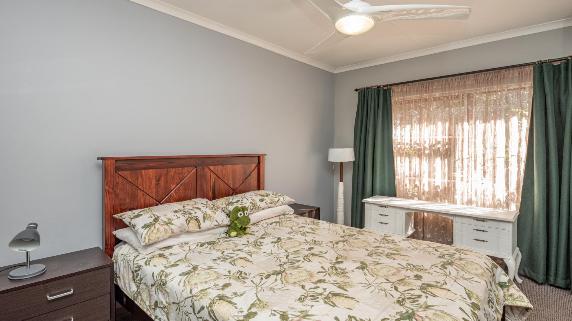 Bed Room 2 of property in Port Elizabeth Central