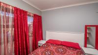 Bed Room 1 of property in Port Elizabeth Central