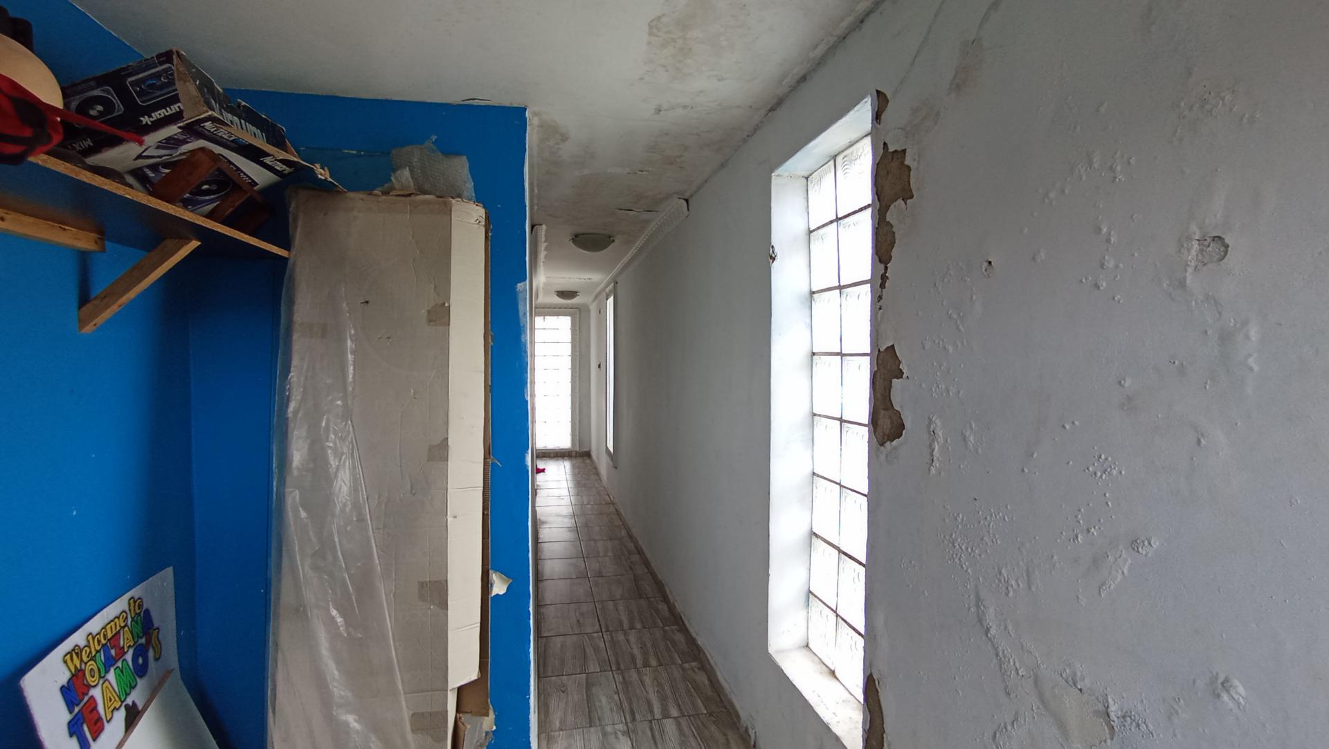 Spaces - 67 square meters of property in Buccleuch