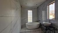Bathroom 1 of property in Buccleuch
