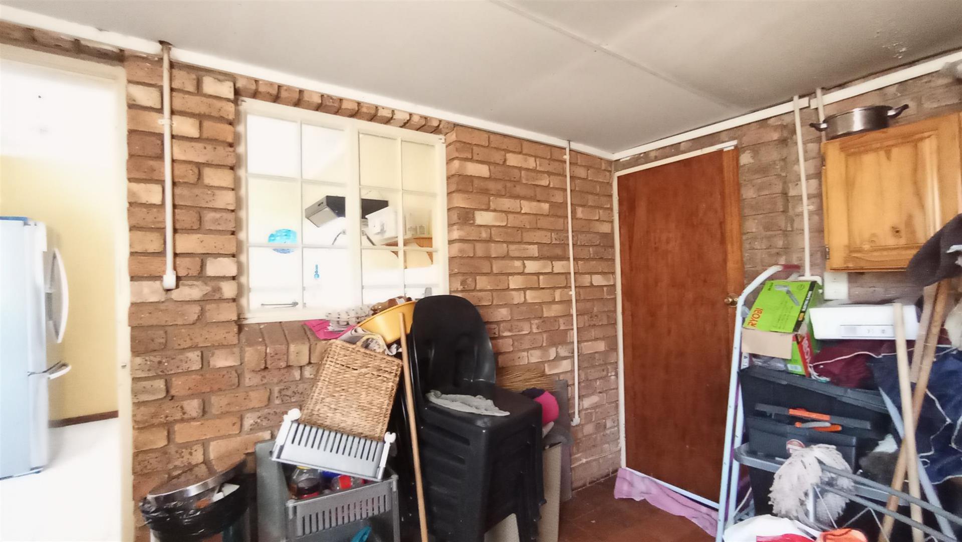 Rooms - 14 square meters of property in Doornpoort