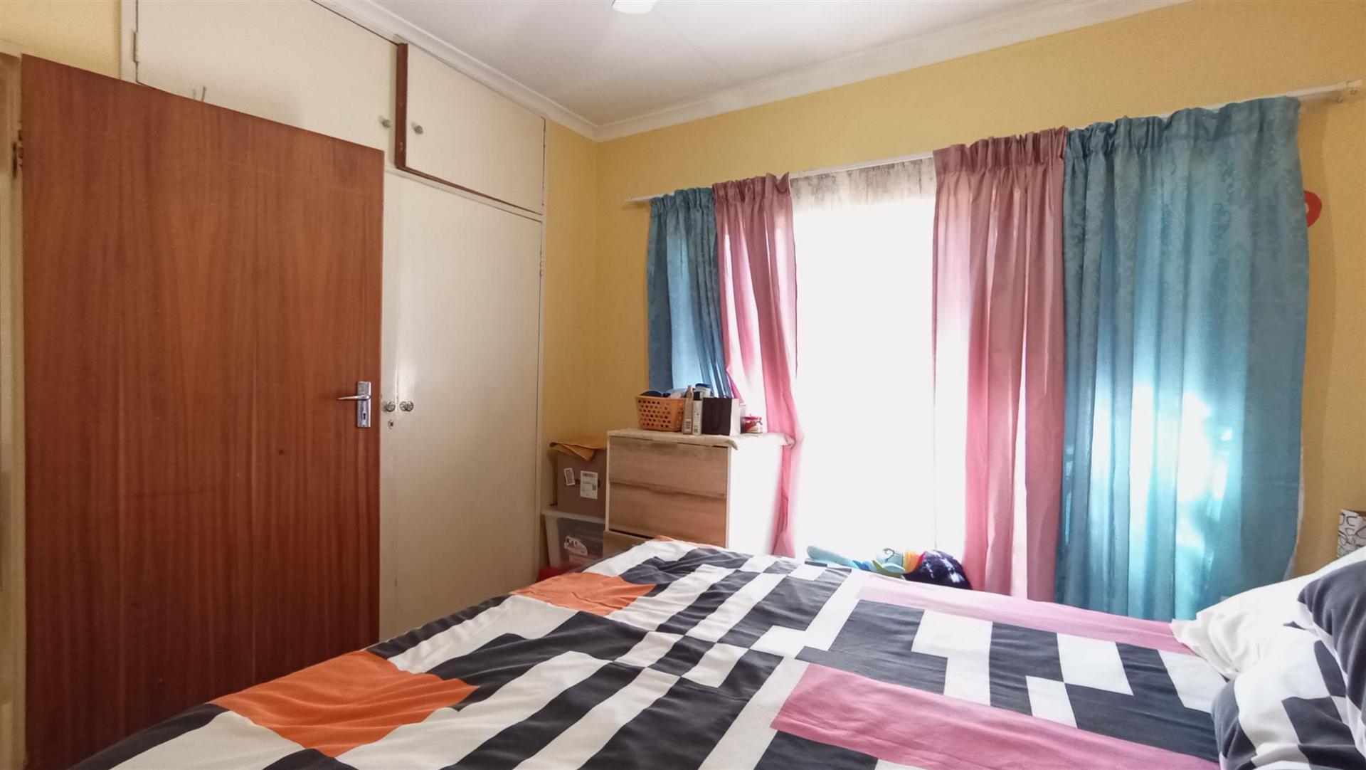 Bed Room 1 - 13 square meters of property in Doornpoort