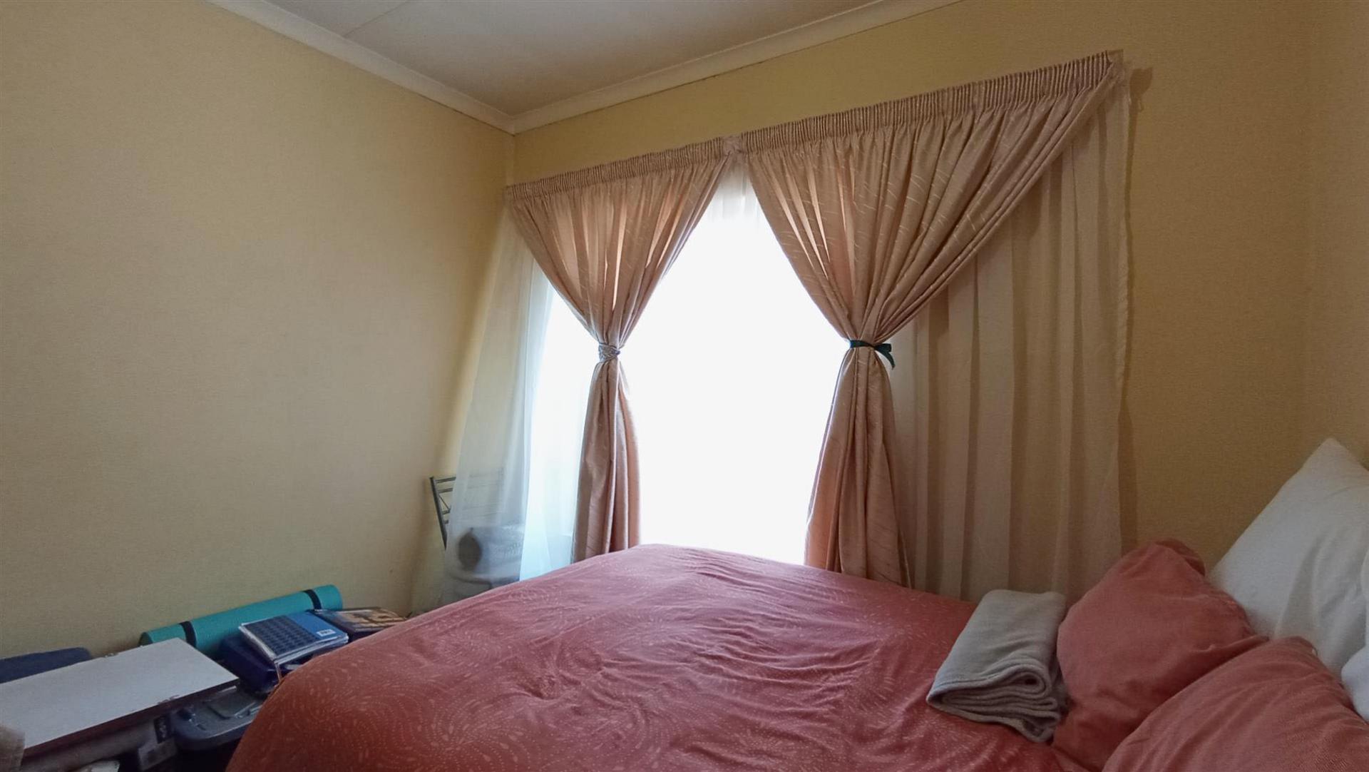 Bed Room 3 - 12 square meters of property in Doornpoort