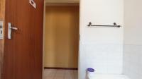 Bathroom 1 - 7 square meters of property in Doornpoort