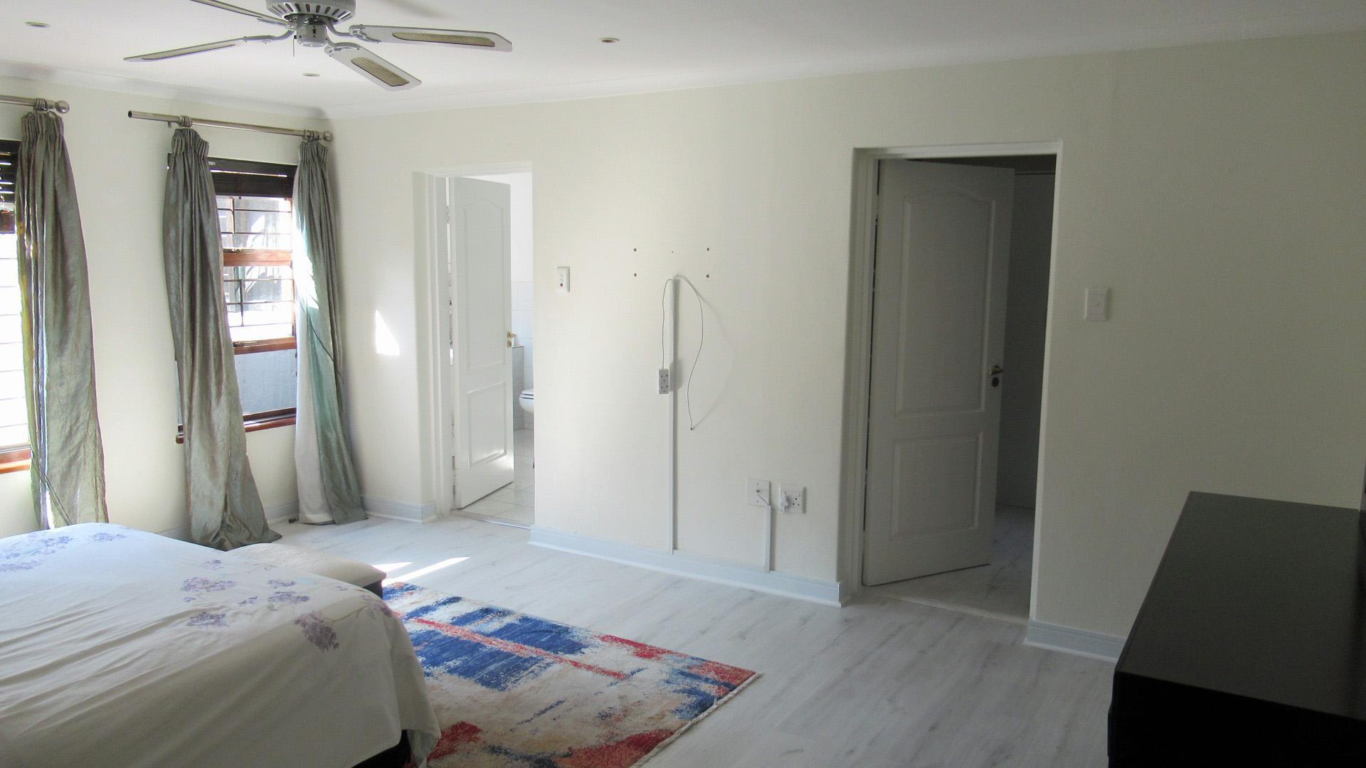 Main Bedroom - 28 square meters of property in Parkmore