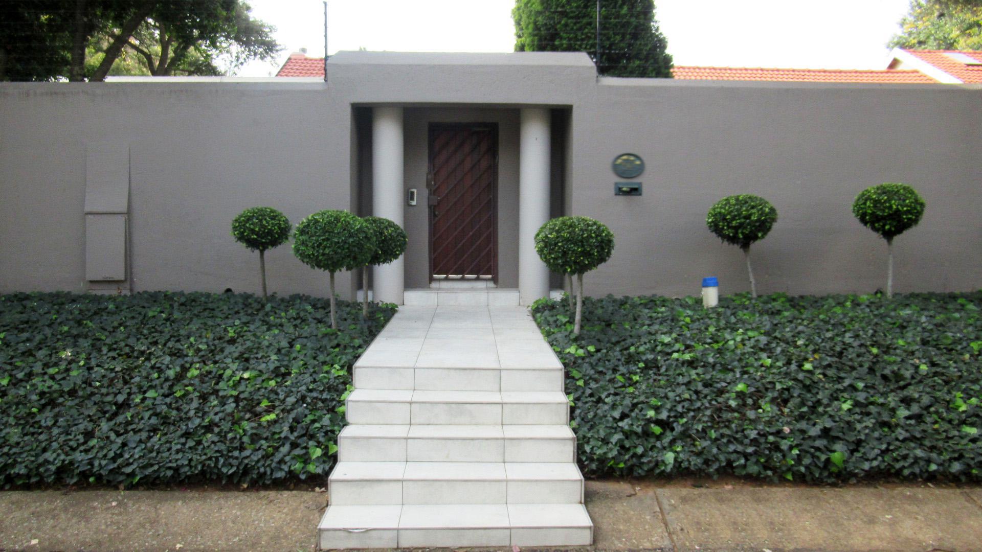 Front View of property in Parkmore